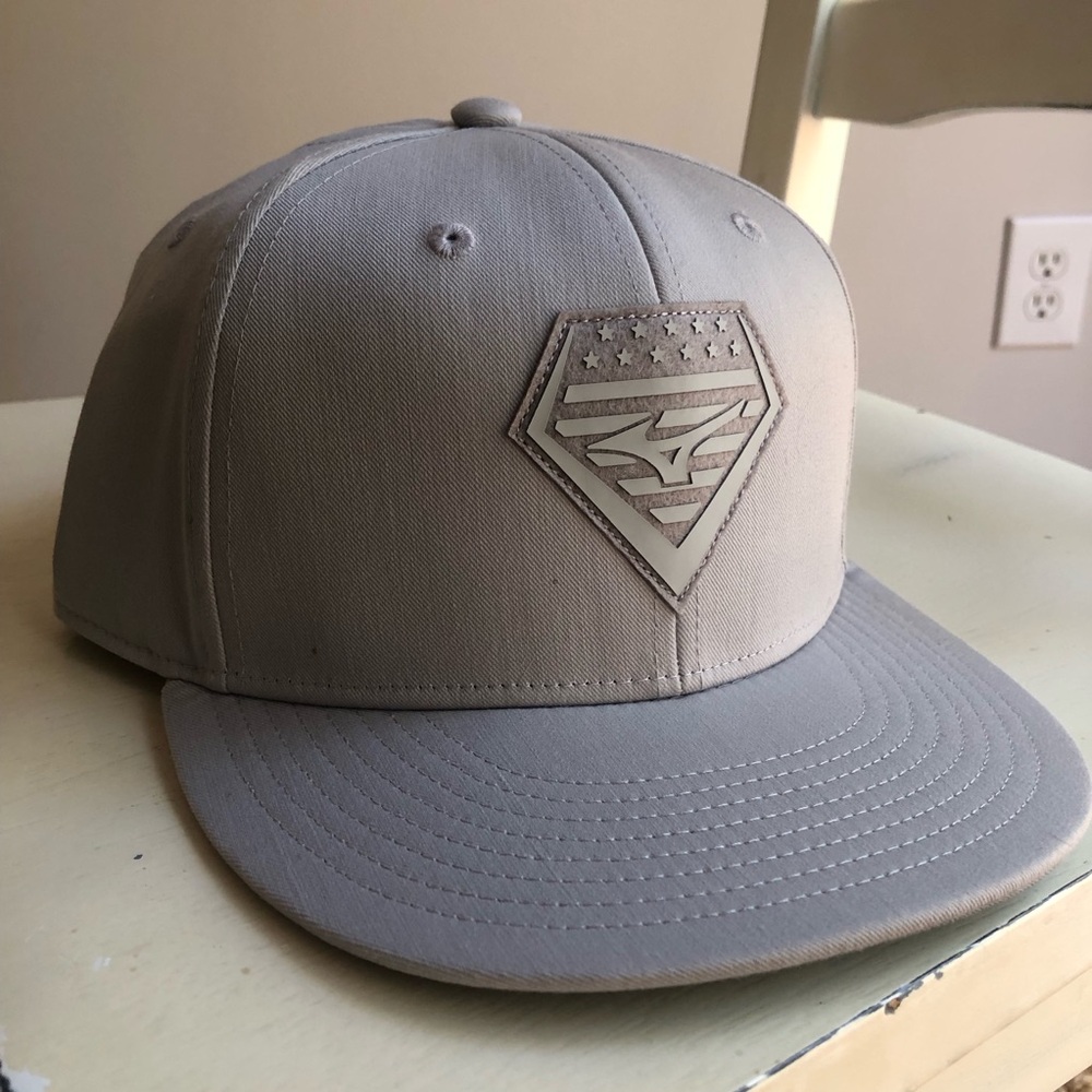 New w Tag: Mizuno RB Diamond Patch SnapBack Hat. One Size